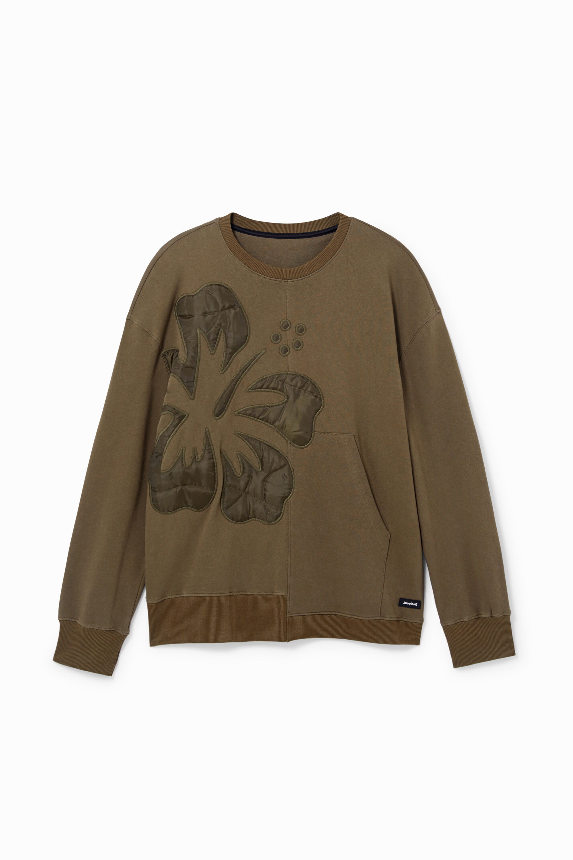 Oversize sweatshirt asymmetric hem