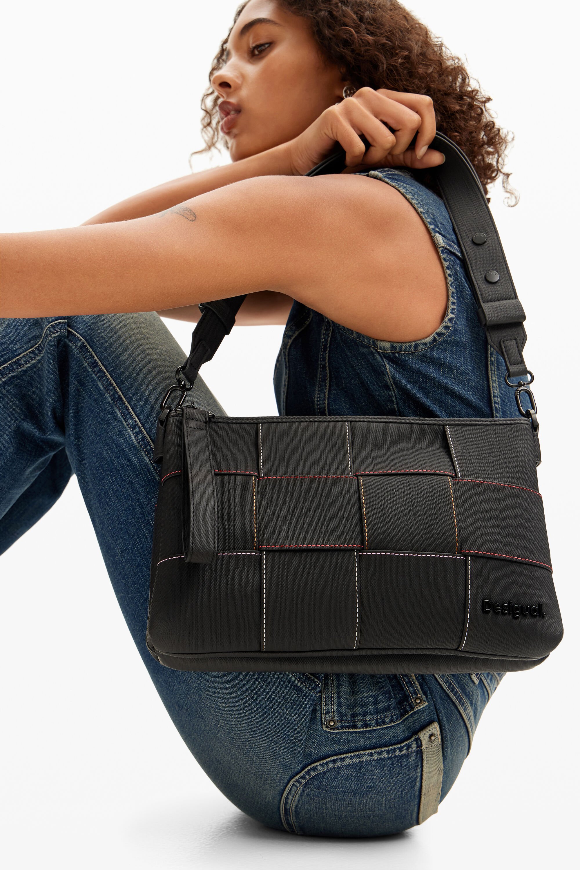 Braided crossbody bag M with topstitching