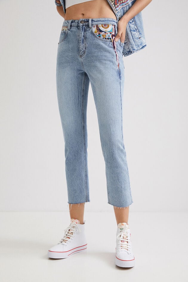 Straight cropped jeans met sierranden