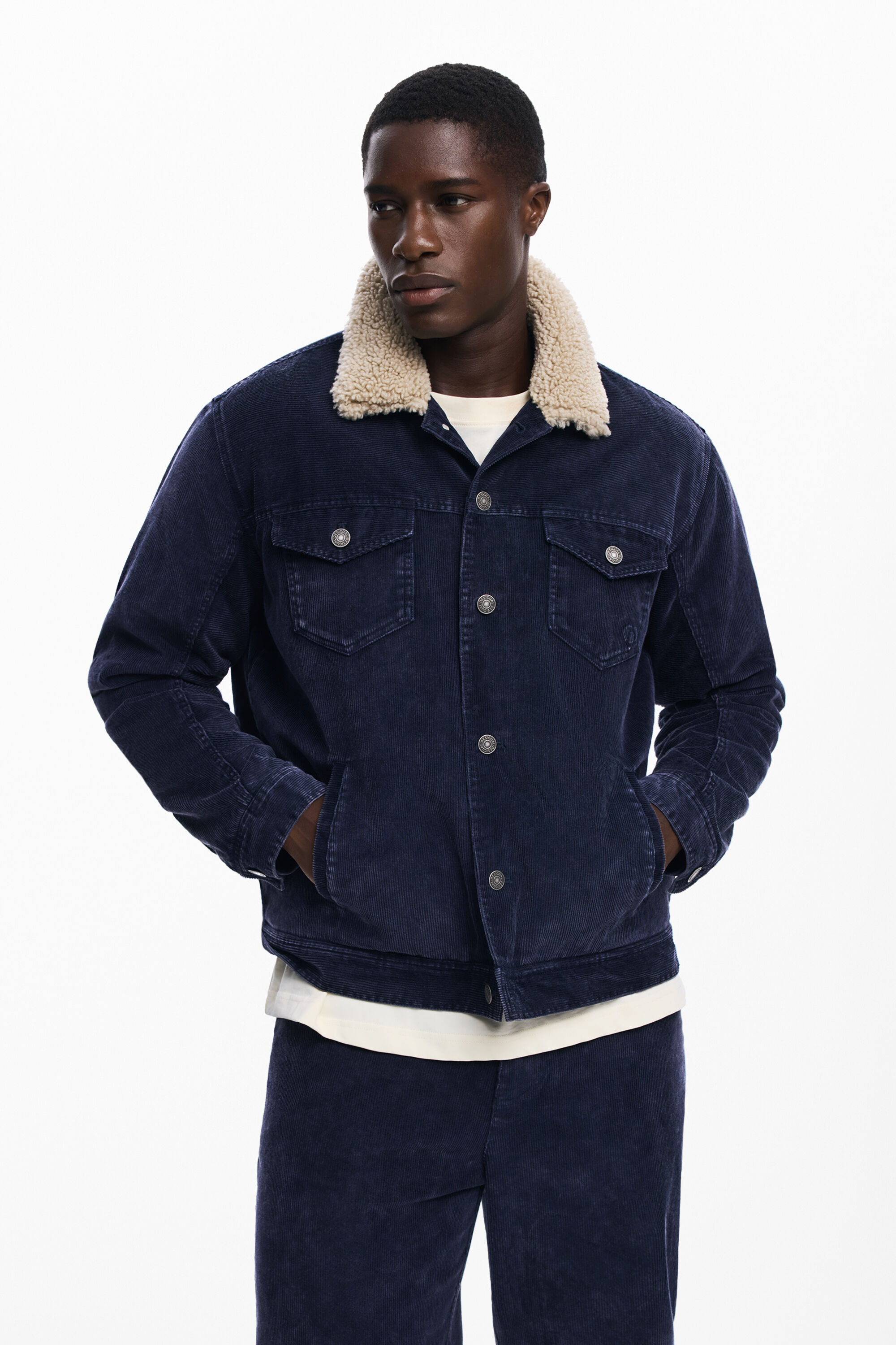 Jacke aus Cord mit Schafsfell-Effekt-Kragen