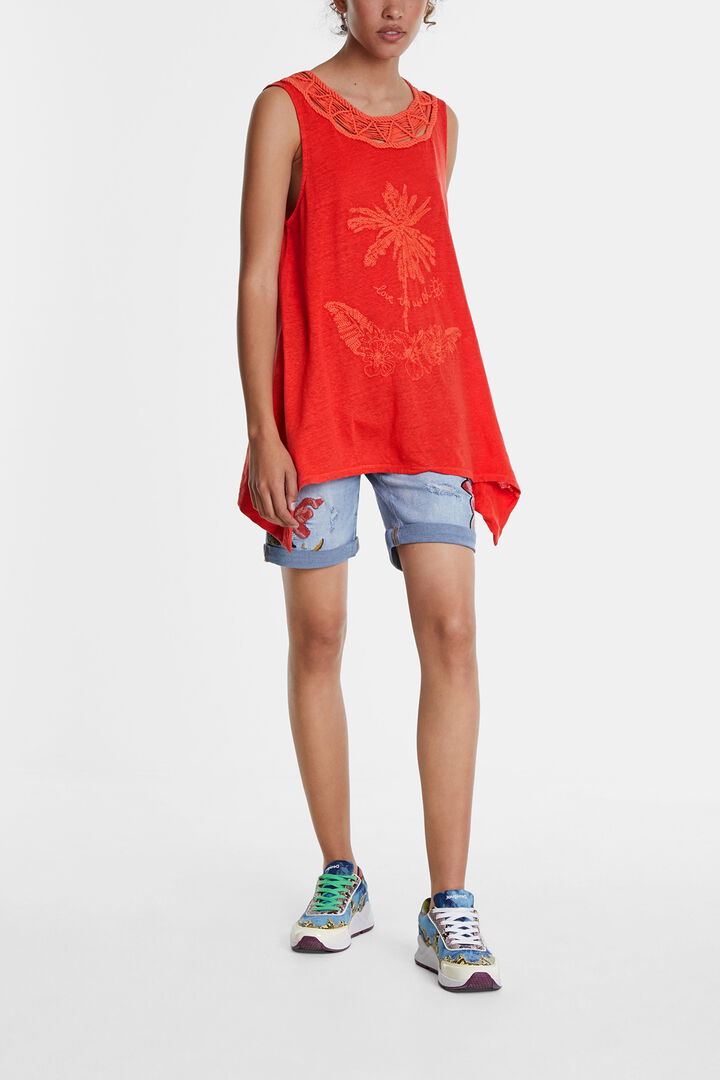 Camiseta bordado floral y macramé | Desigual