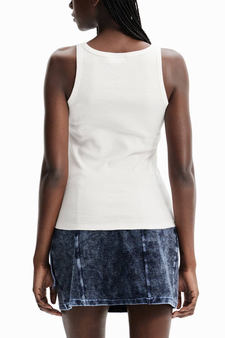 Camiseta tirantes beso Nathy Peluso | Desigual