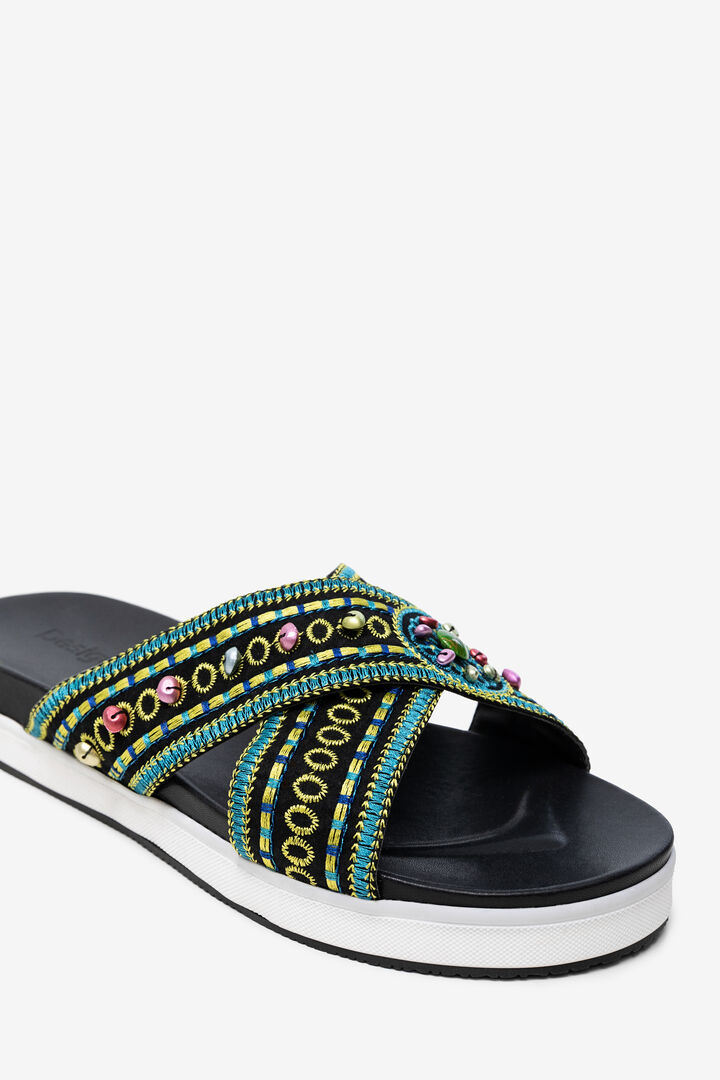 Platform sandals with ethnic beads | Desigual