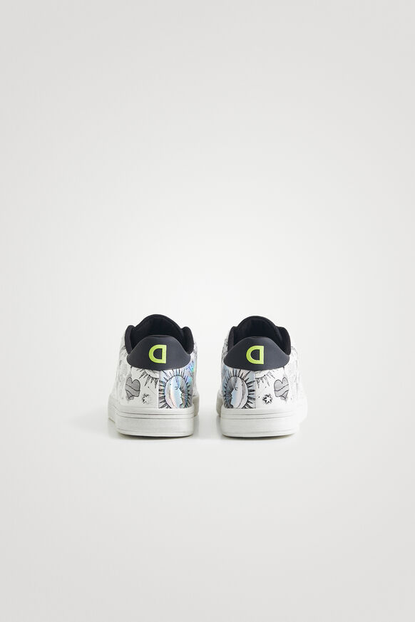 Sneakers pen effect lettering | Desigual