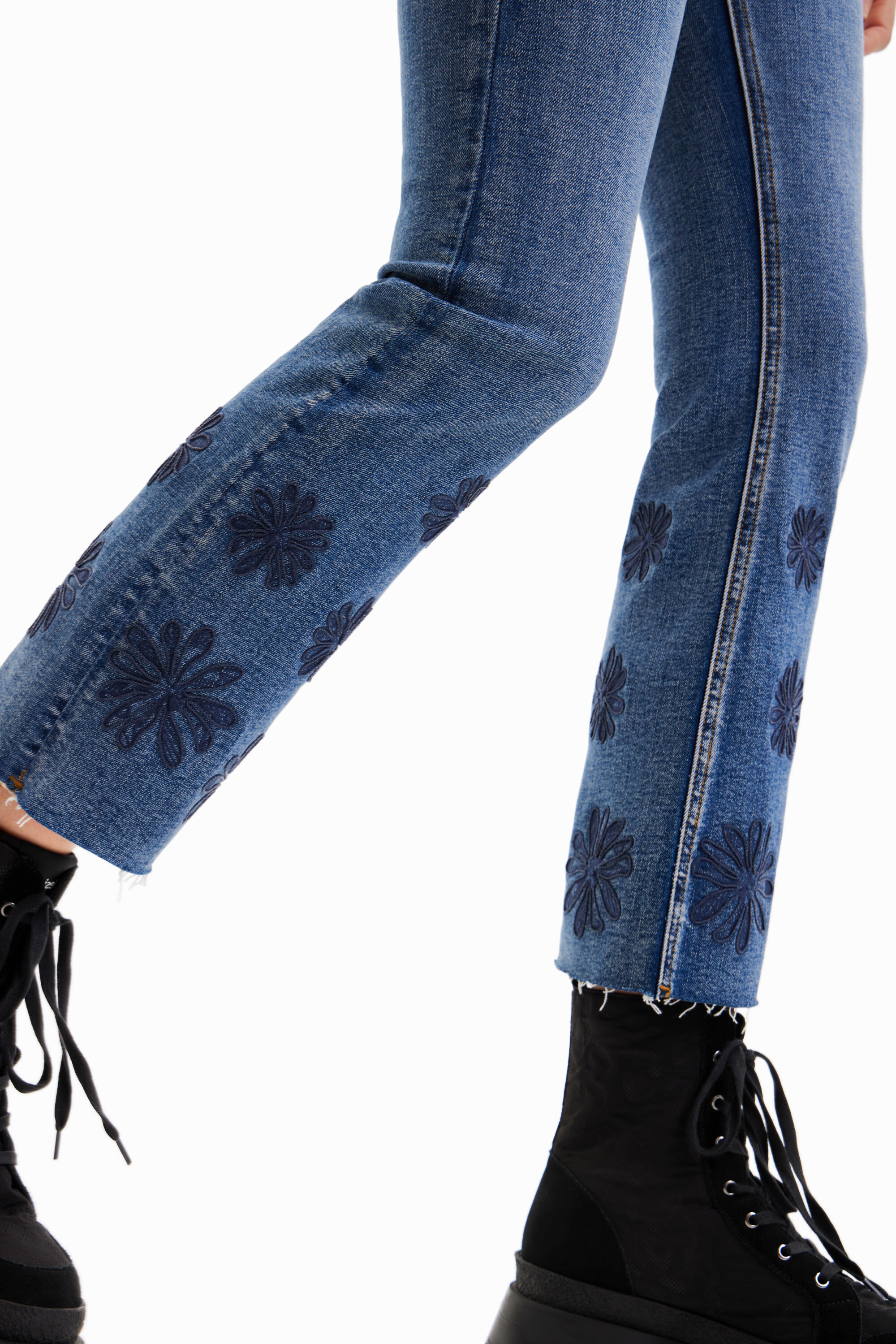 Pantalon vaquero desigual clearance