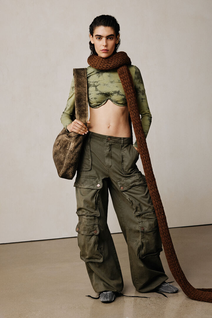 T-shirt crop studio