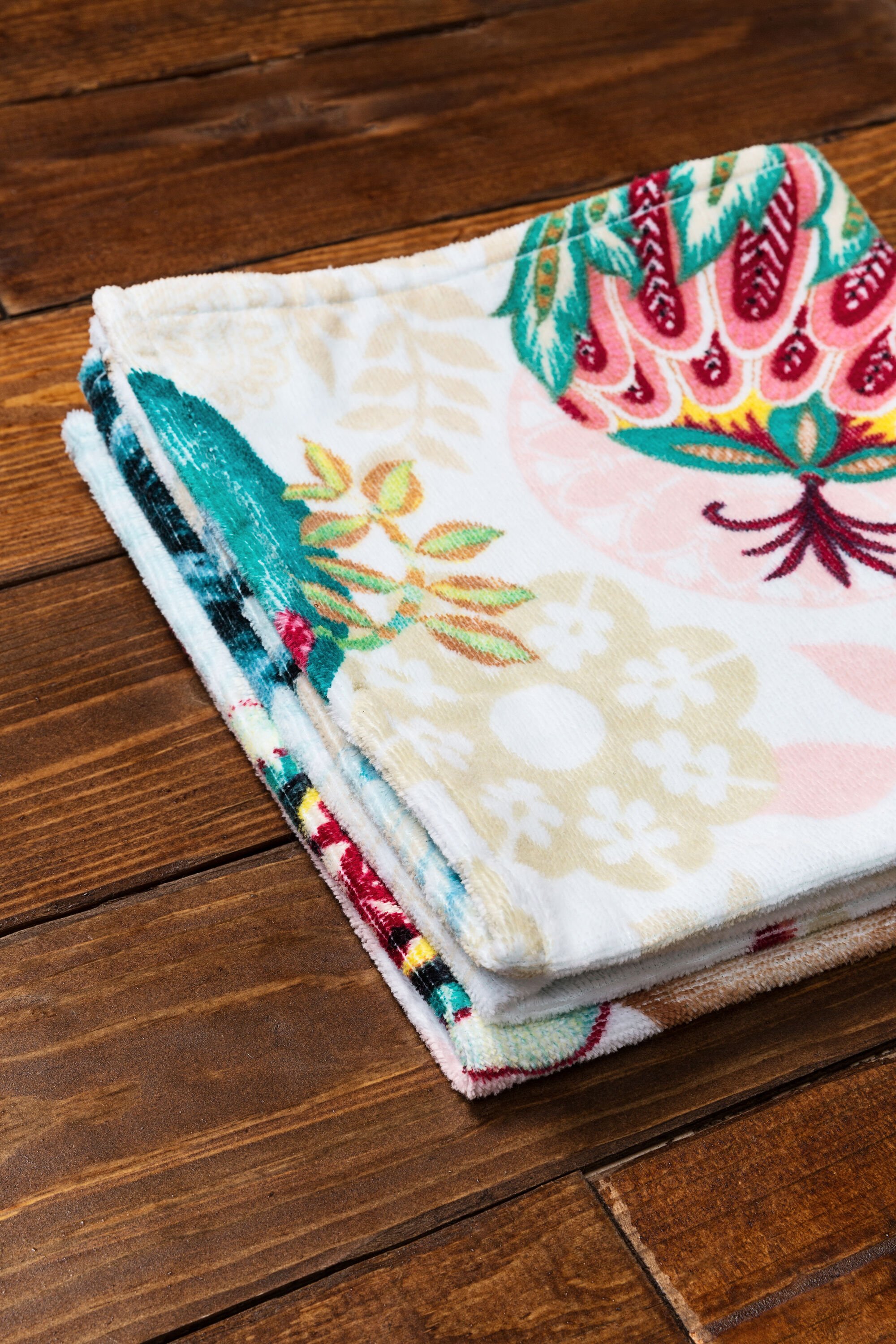 Desigual towels new arrivals
