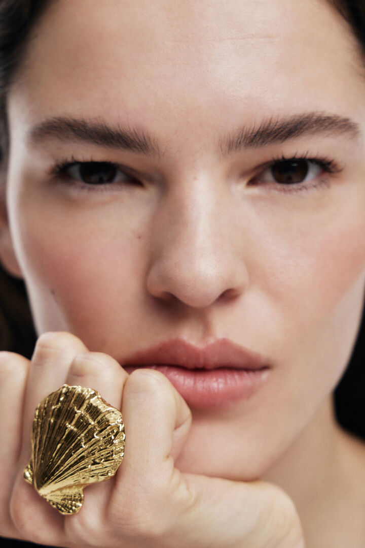 Gold-plated shell ring Zalio | Desigual