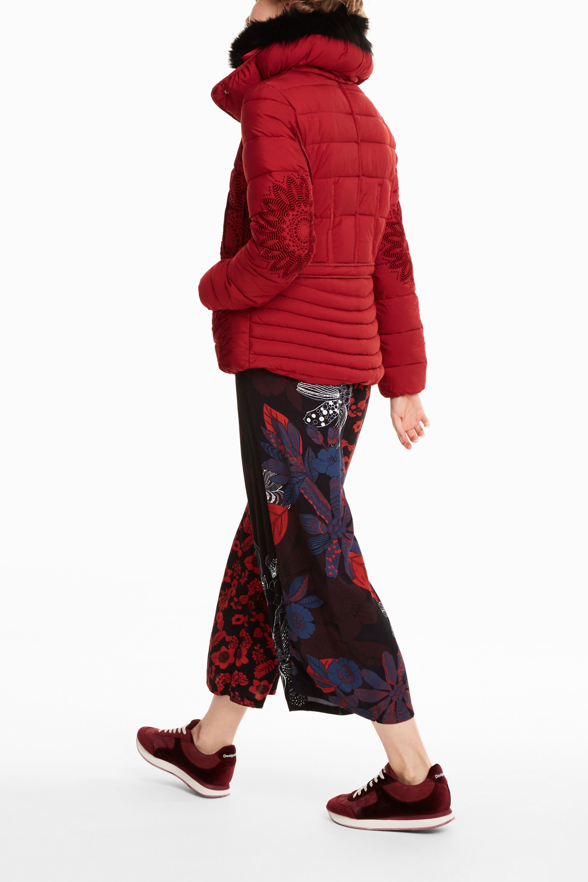 Komoderi Coat