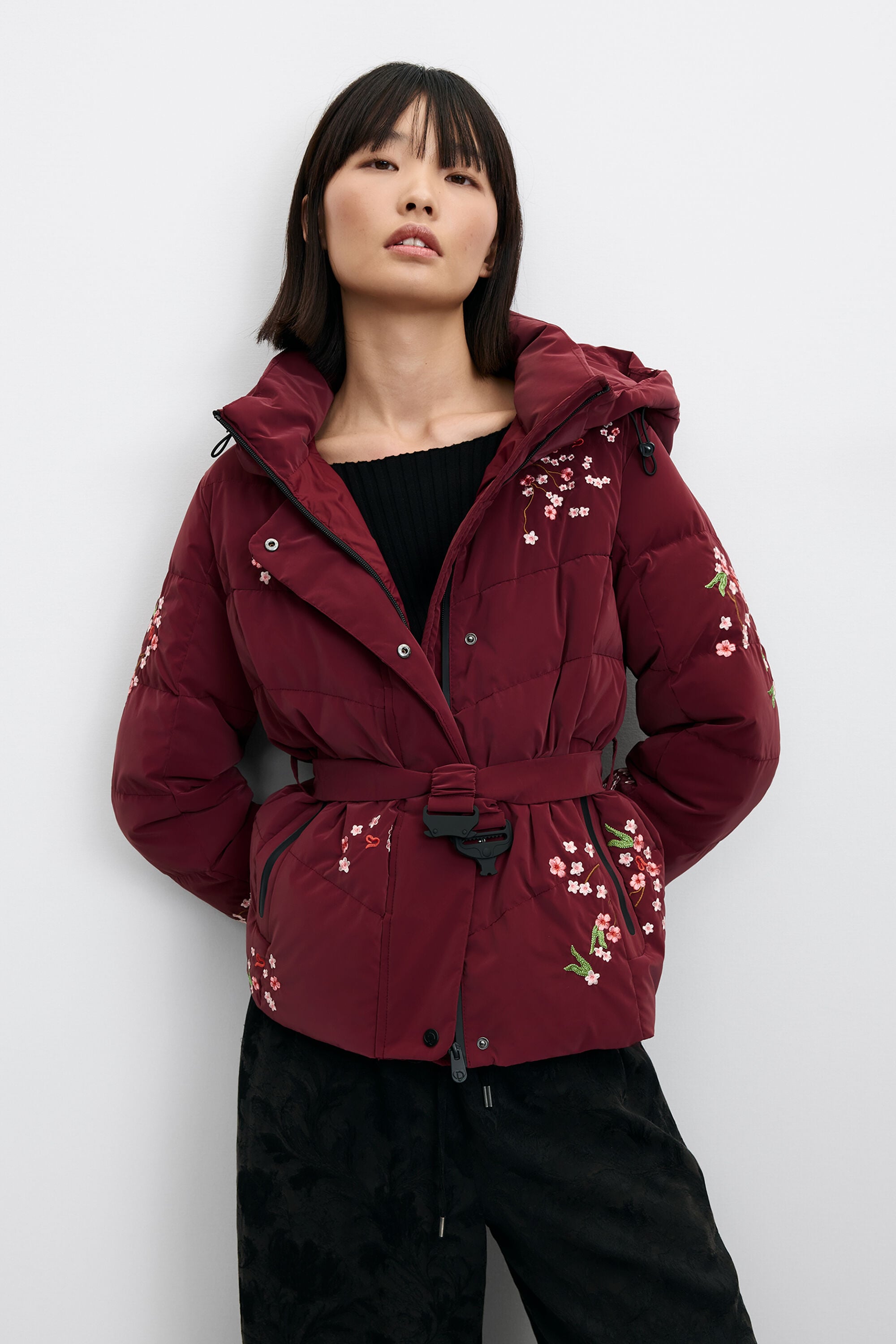 chaqueta corta acolchada flores