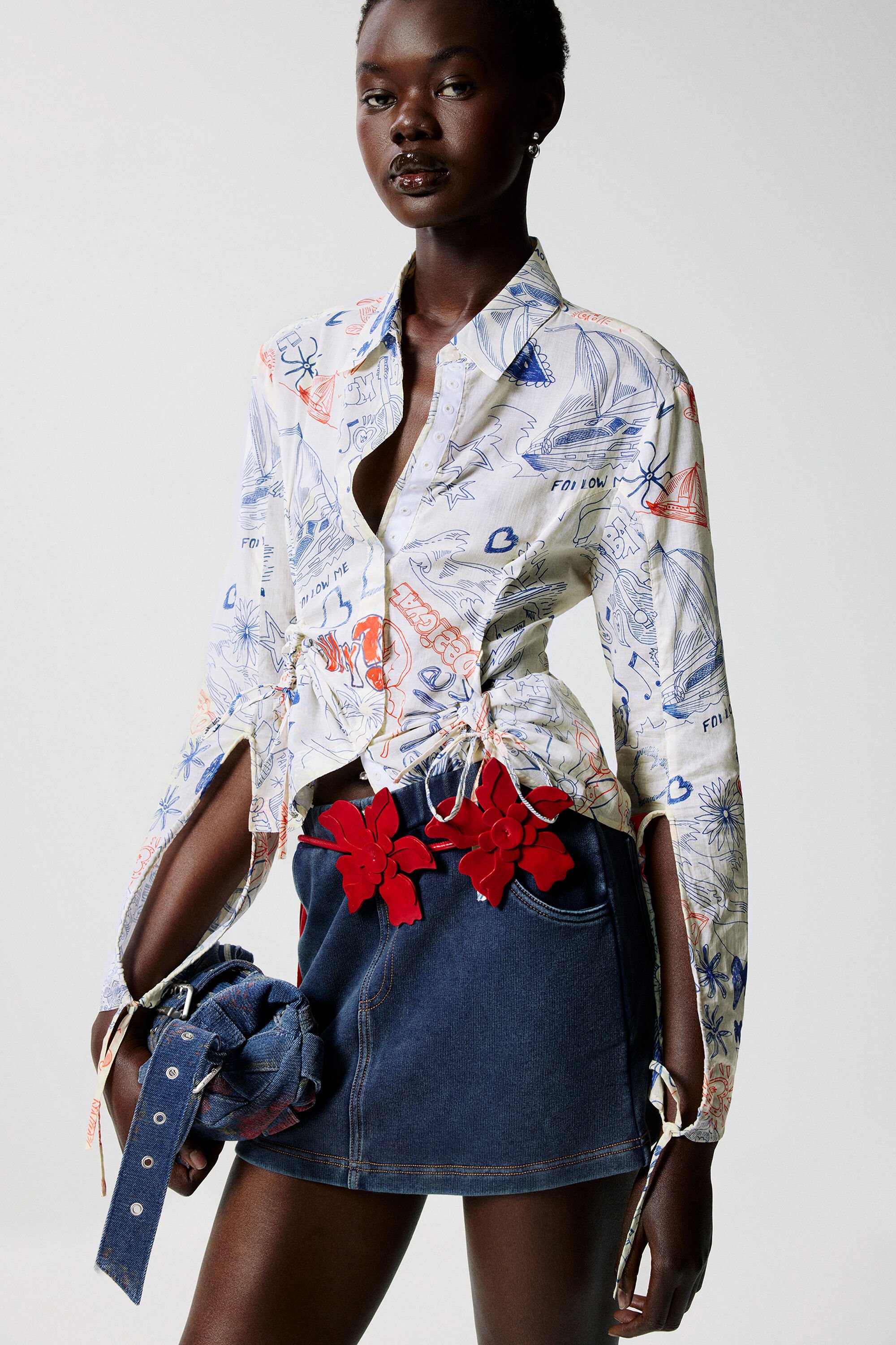 Bedrukte blouse met strikjes