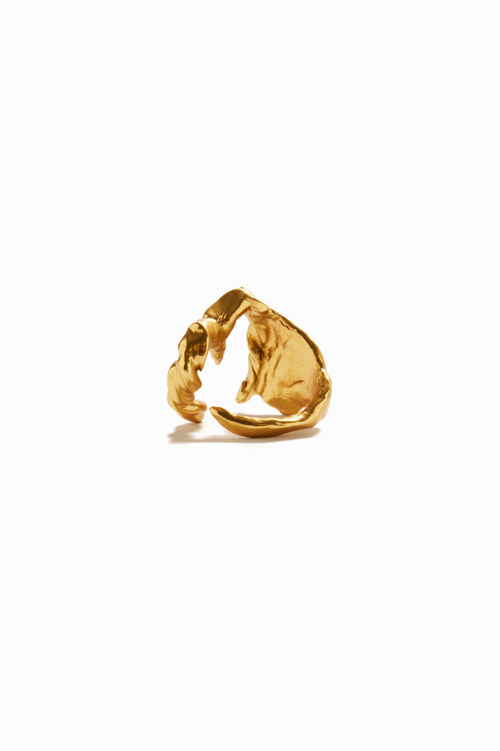 Zalio gold plated letter M ring | Desigual