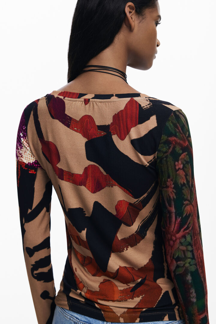 T-shirt designed by Mr. Christian Lacroix | Desigual