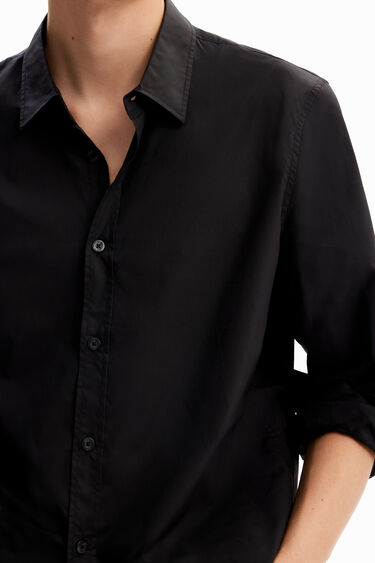 Camisa bàsica detalls contrast | Desigual