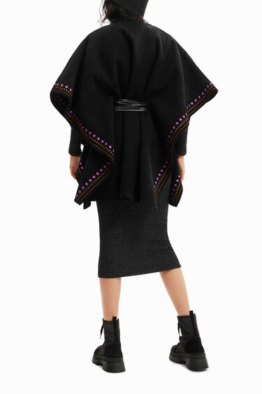 Embroidered poncho | Desigual