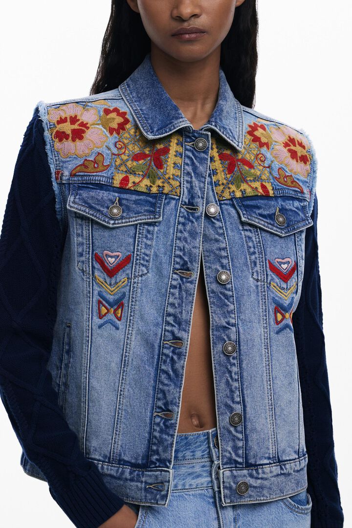 Chaqueta Trucker combinada bordados