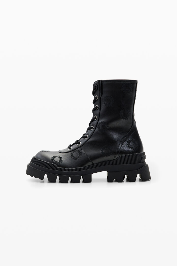 Embroidered track-sole boots