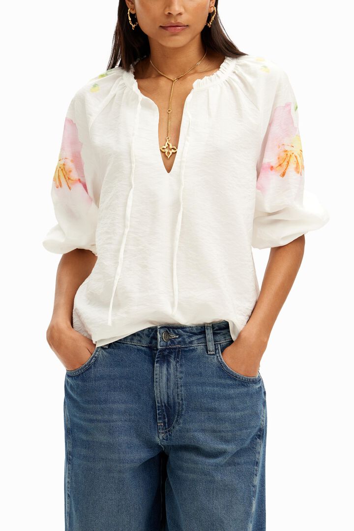 Flowy blouse with watercolor floral print. | Desigual
