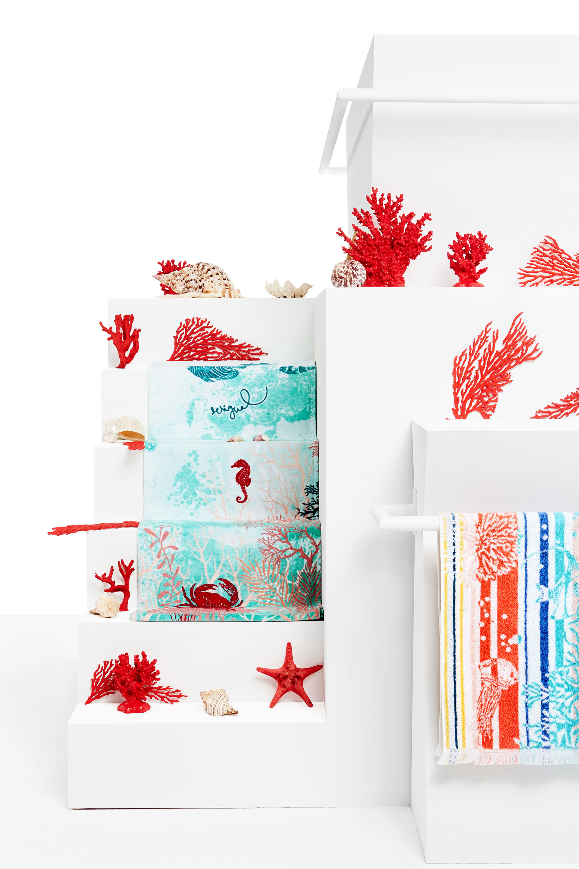 Desigual towels 2025