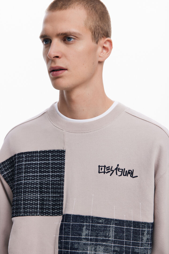 Sweatshirt with patches | Desigual