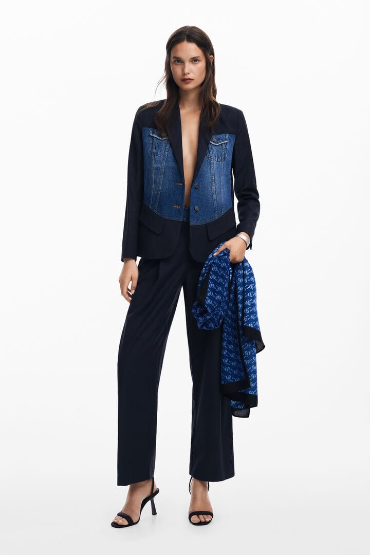 Foulard rectangular logo Desigual | Desigual
