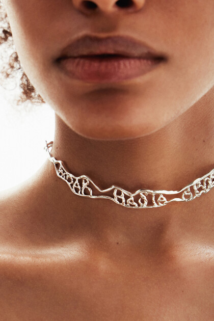 Choker mensaje estrecho baño plata Zalio