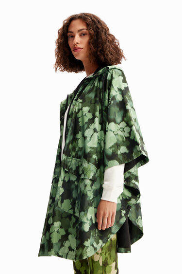 Chubasquero capucha camo | Desigual