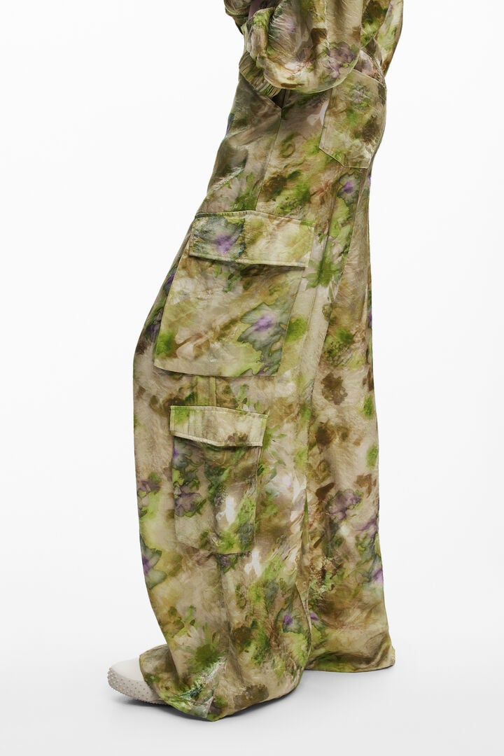 Pantalón cargo satinado Collina Strada | Desigual