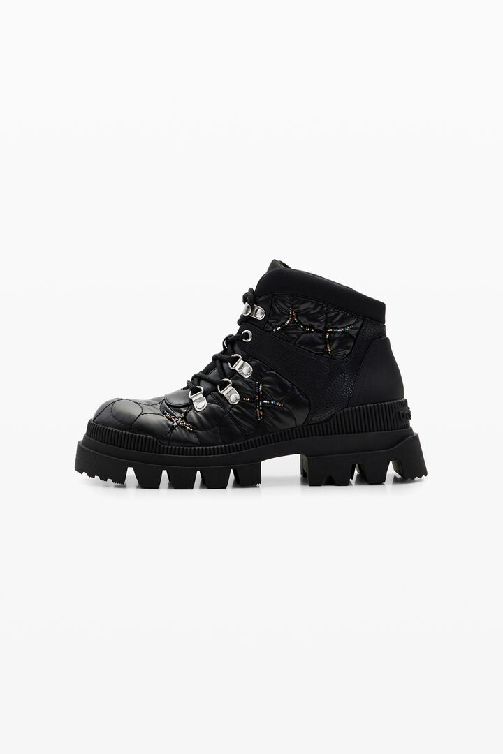 Beaded trekking boots
