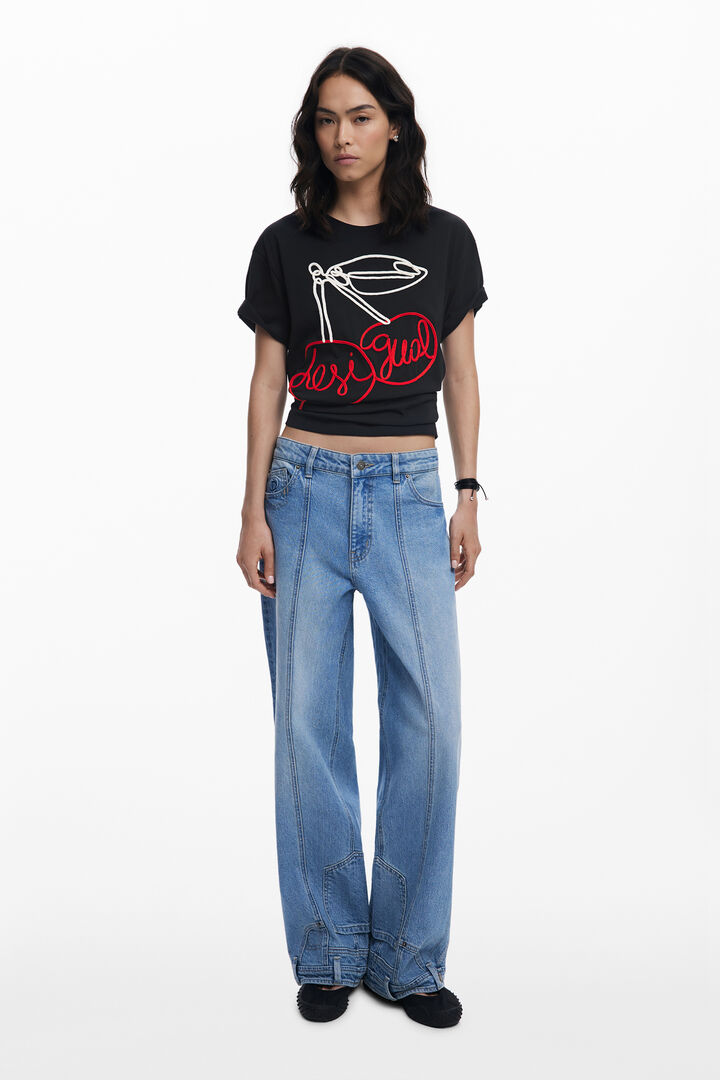Cherry embossed T-shirt | Desigual