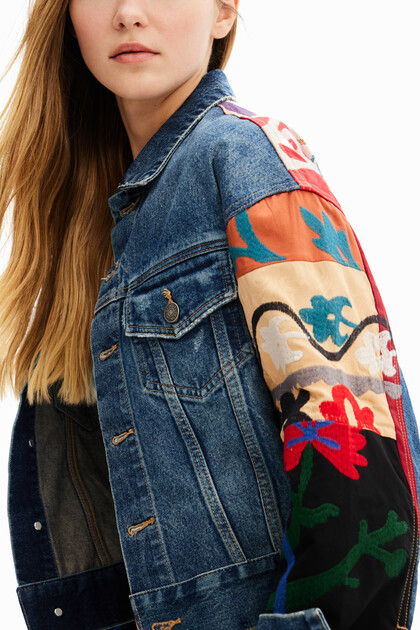 Robustna jeans jakna v etno stilu