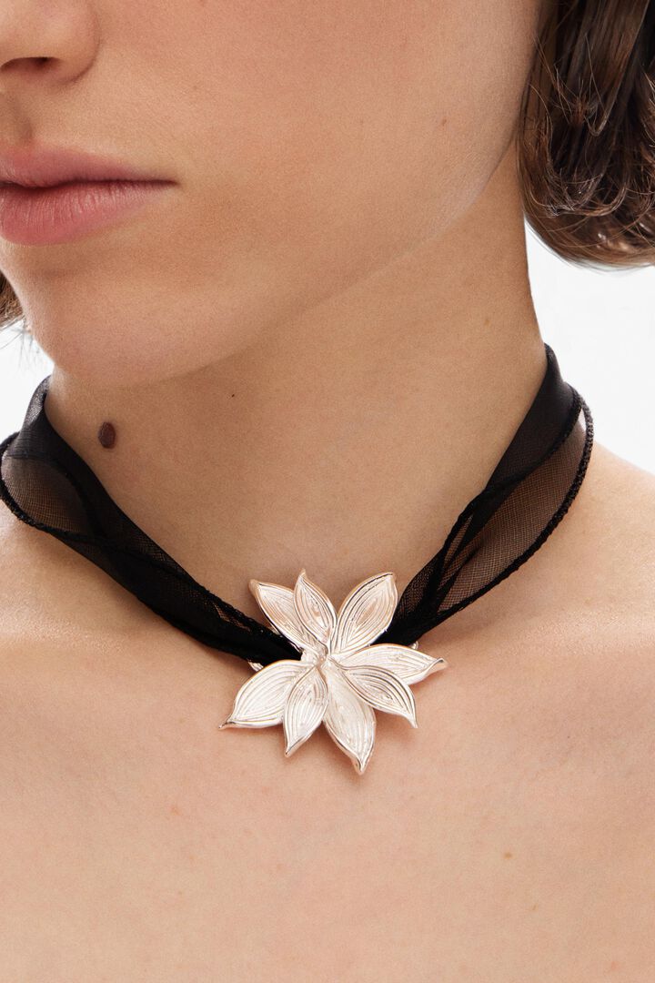 Zalio ゴールドコーティング 花チュールネックレス | Desigual