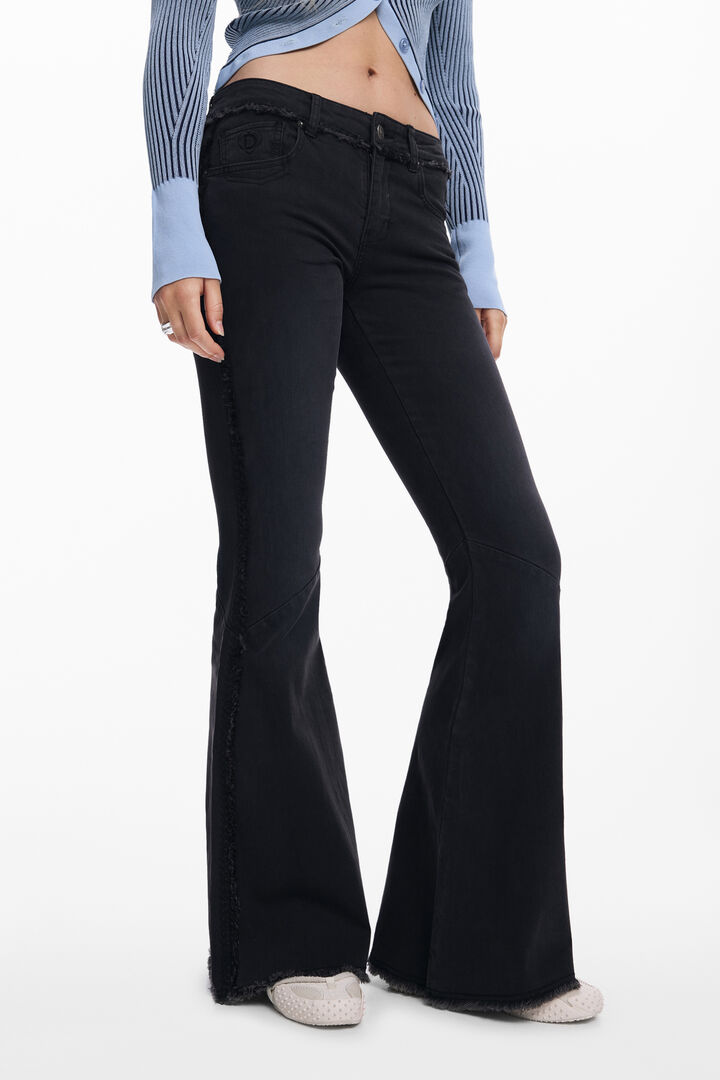 Rozkloszowane jeansy | Desigual