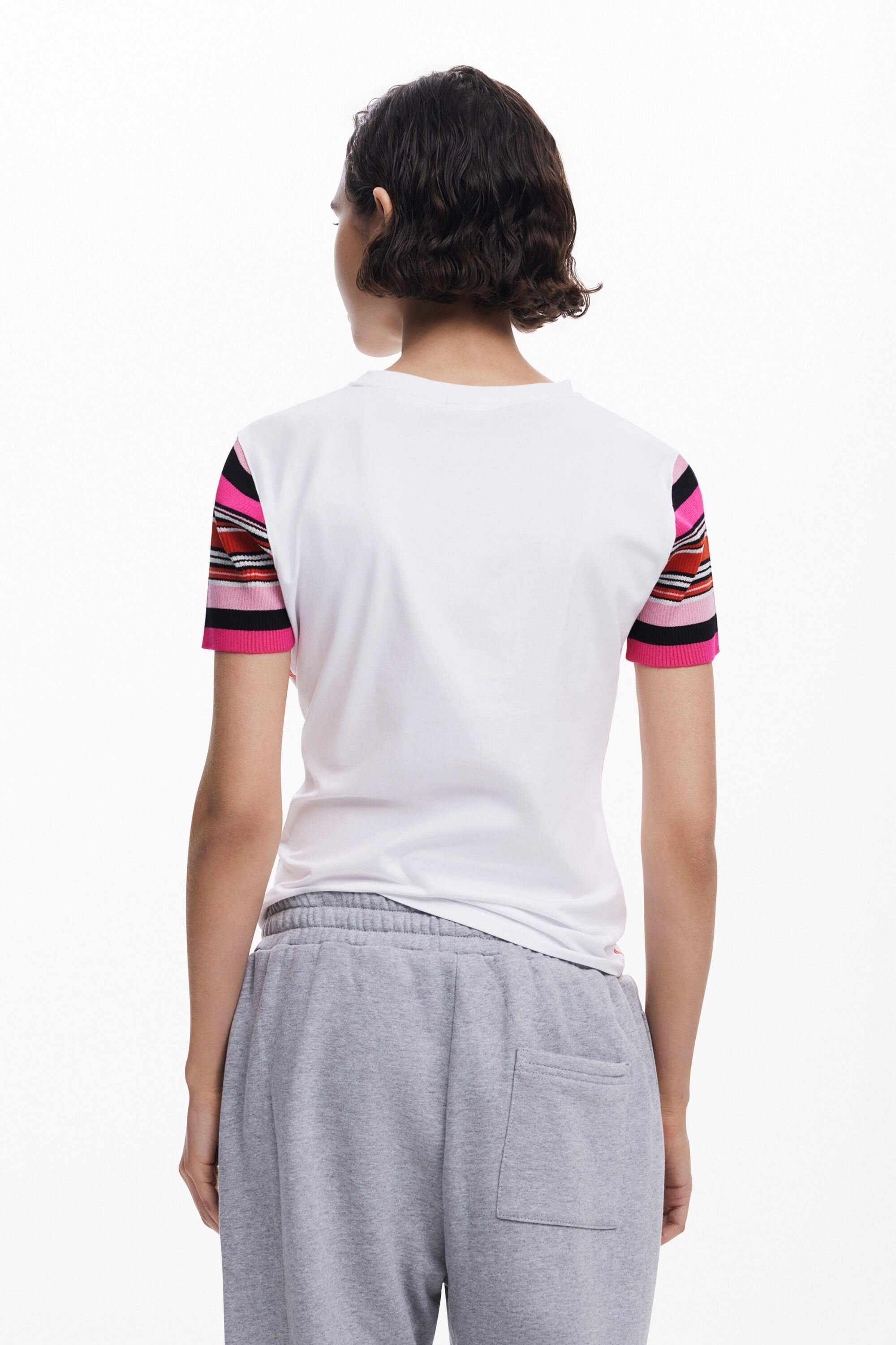 【SALE】　desigual 　MINNIEMOUDE袖ボーダーストレッチＴシャツ　25SWTK39 ミニーマウス™ Tシャツ 女性用 I Desigual.com