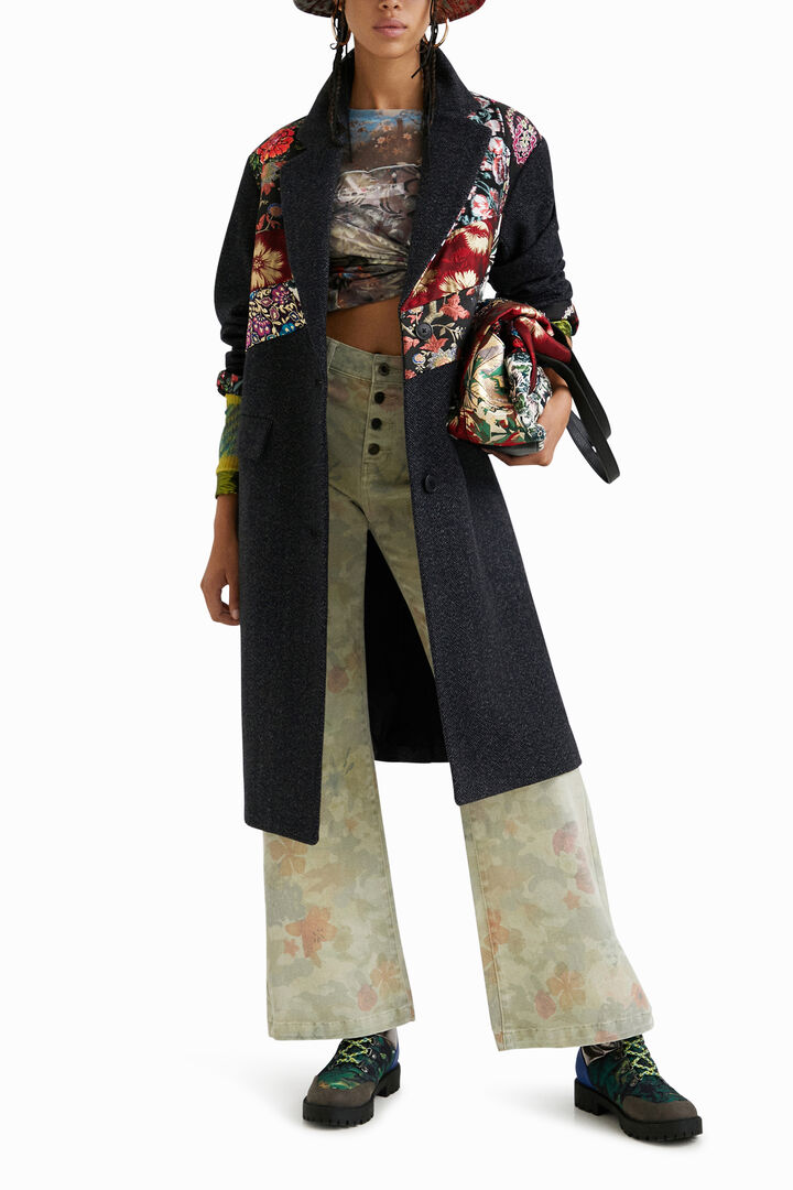 Loose cloth floral patch coat | Desigual