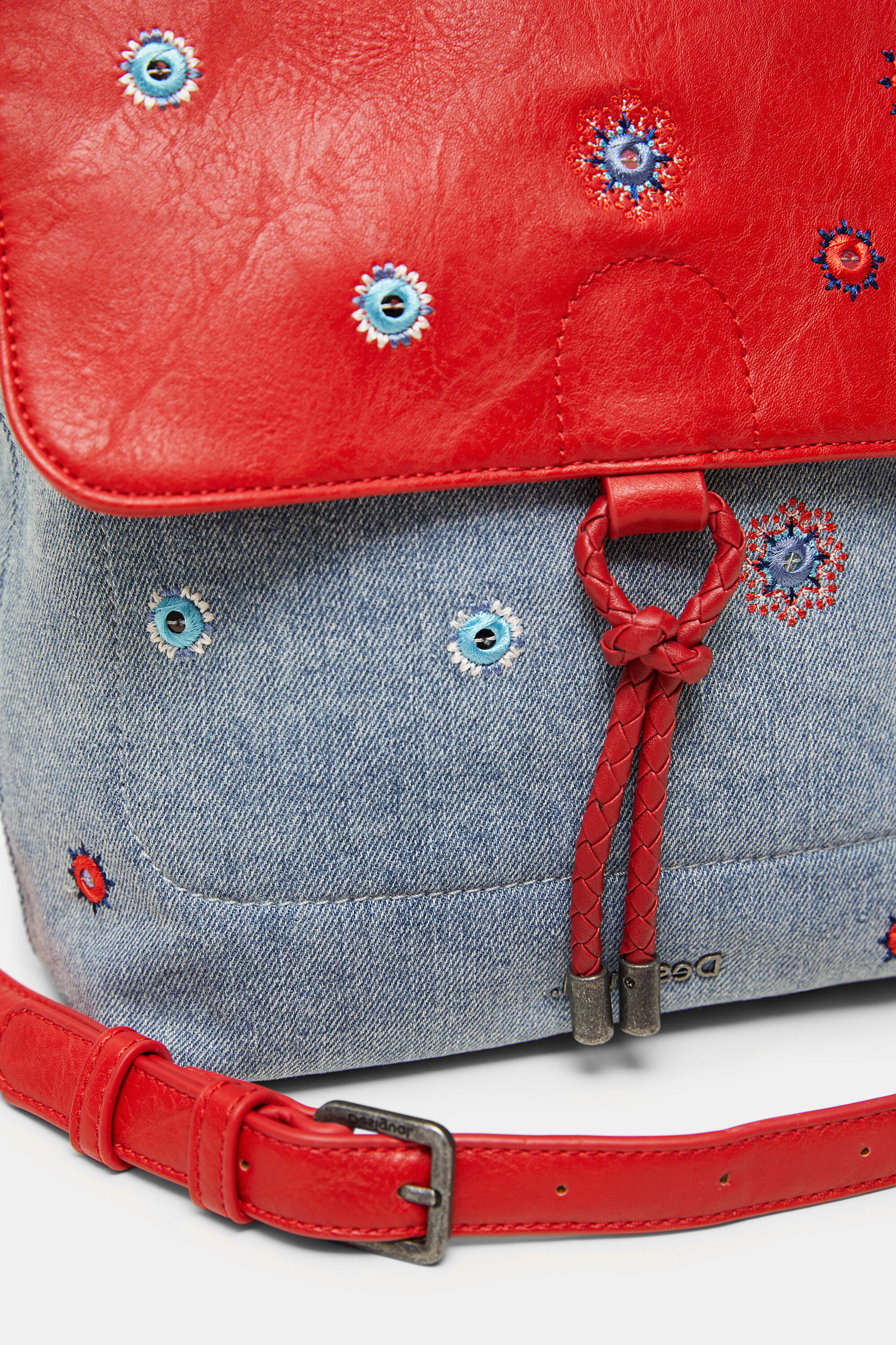 Mochila roja desigual 2025