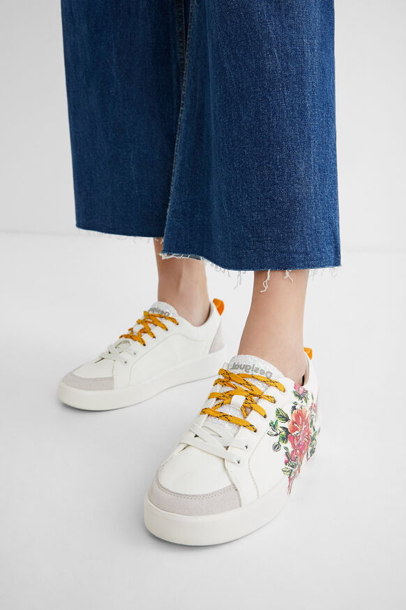 Leather effect sneakers embroidered little sequins | Desigual