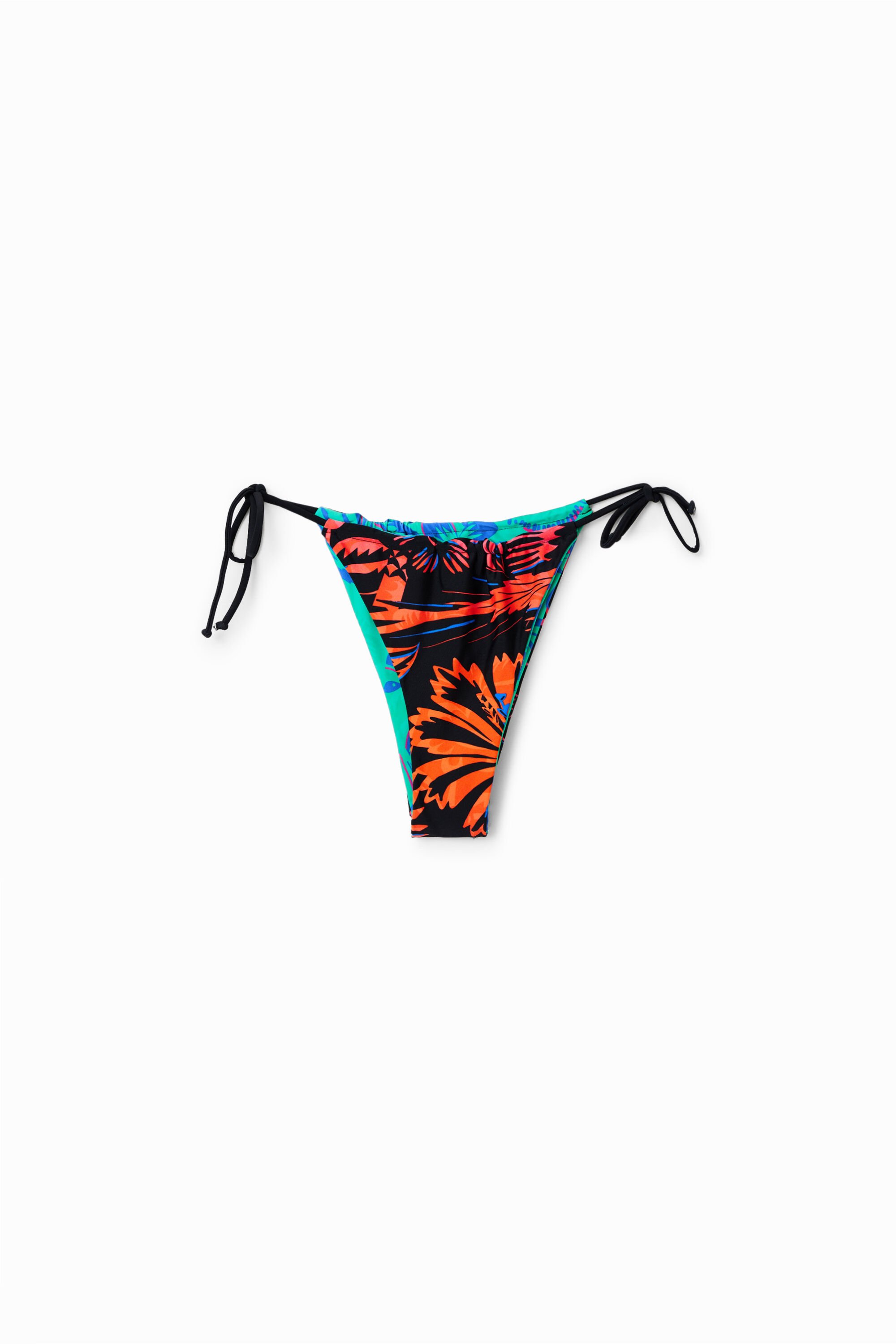Reversible bikini bottoms
