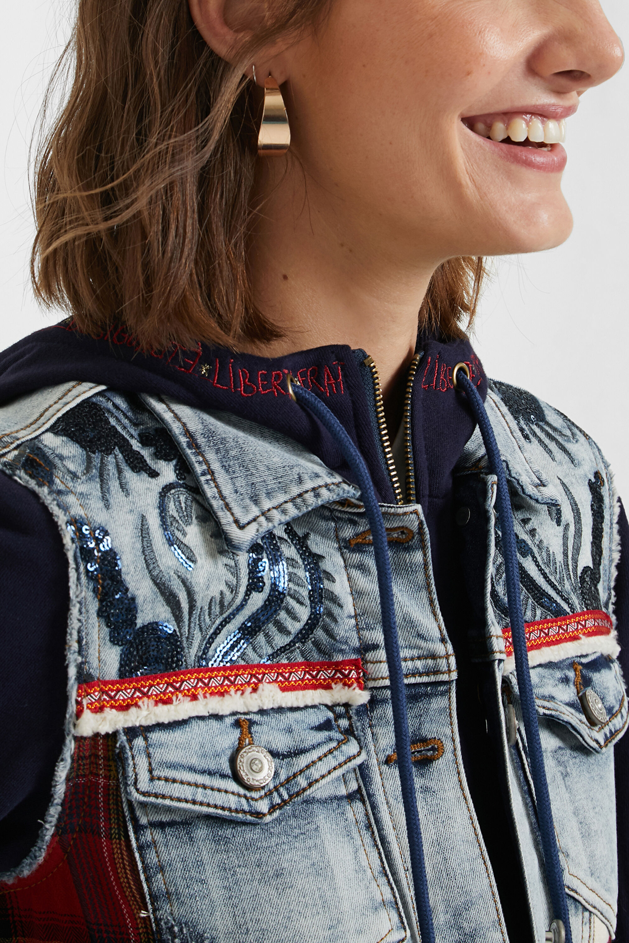 Veste en jean slim capuche