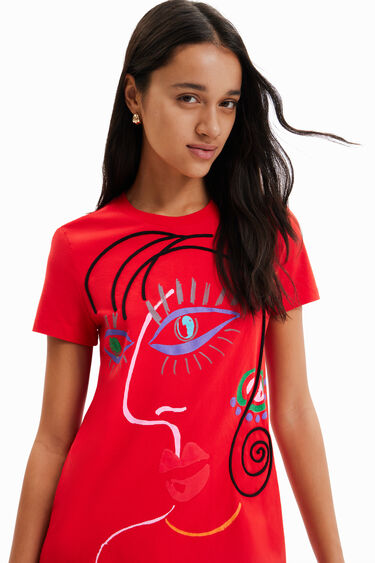 Vestido camiseta cara arty | Desigual