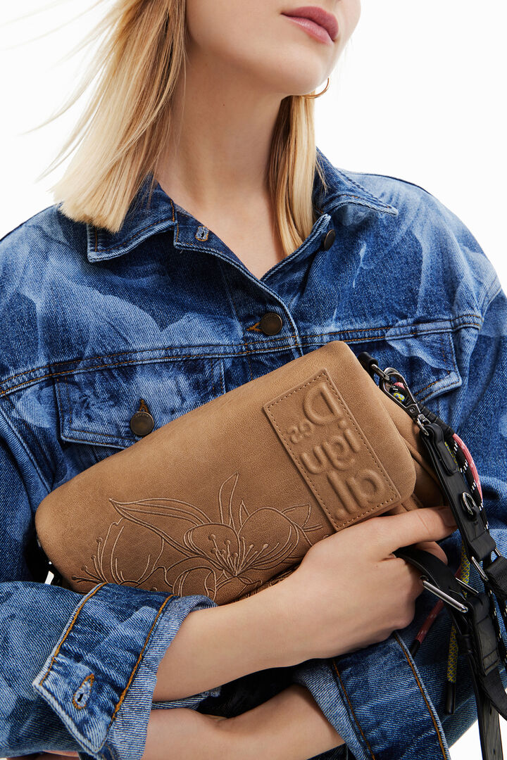 Small crossbody bag with embossed flowers | Desigual