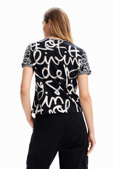 Camiseta mensajes contraste | Desigual