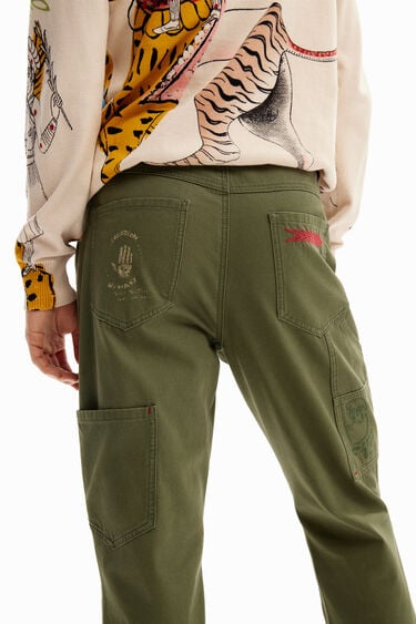 Straight long pants with embroidery. | Desigual