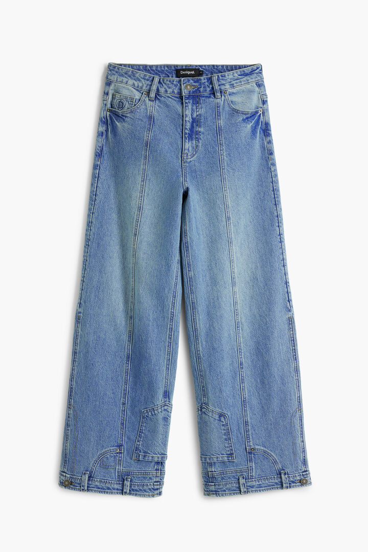 Straight jeans with inverted effect