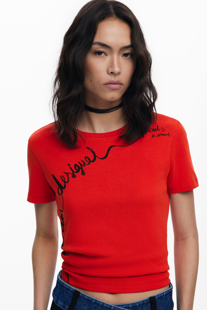 Camiseta frase bordada | Desigual
