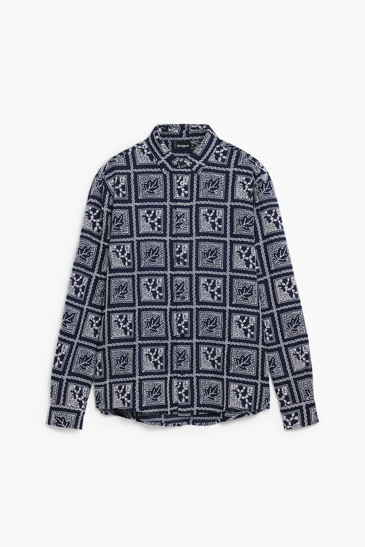 Long-sleeve checkered shirt