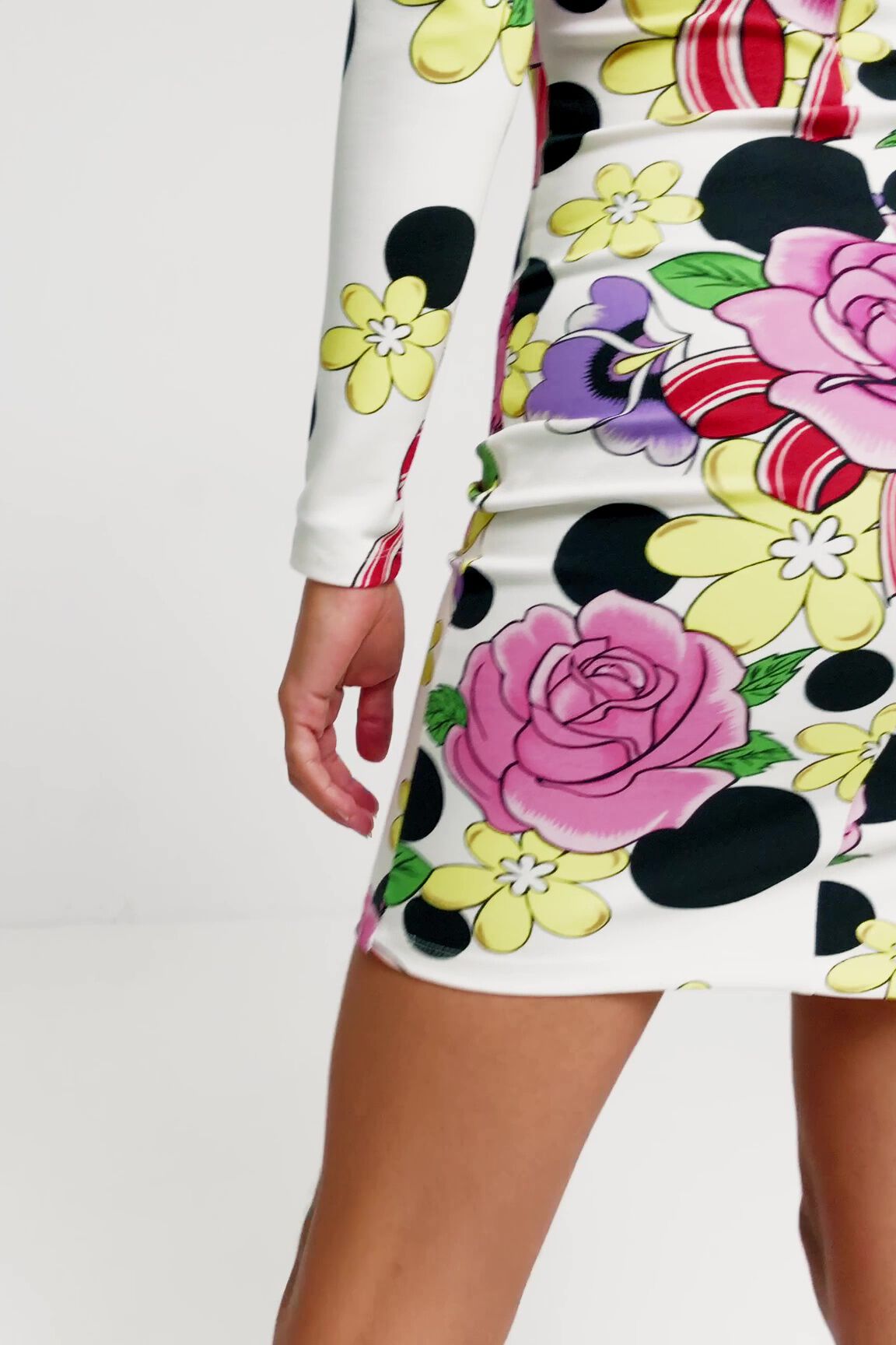 Vestido corto elástico flores | Desigual.com