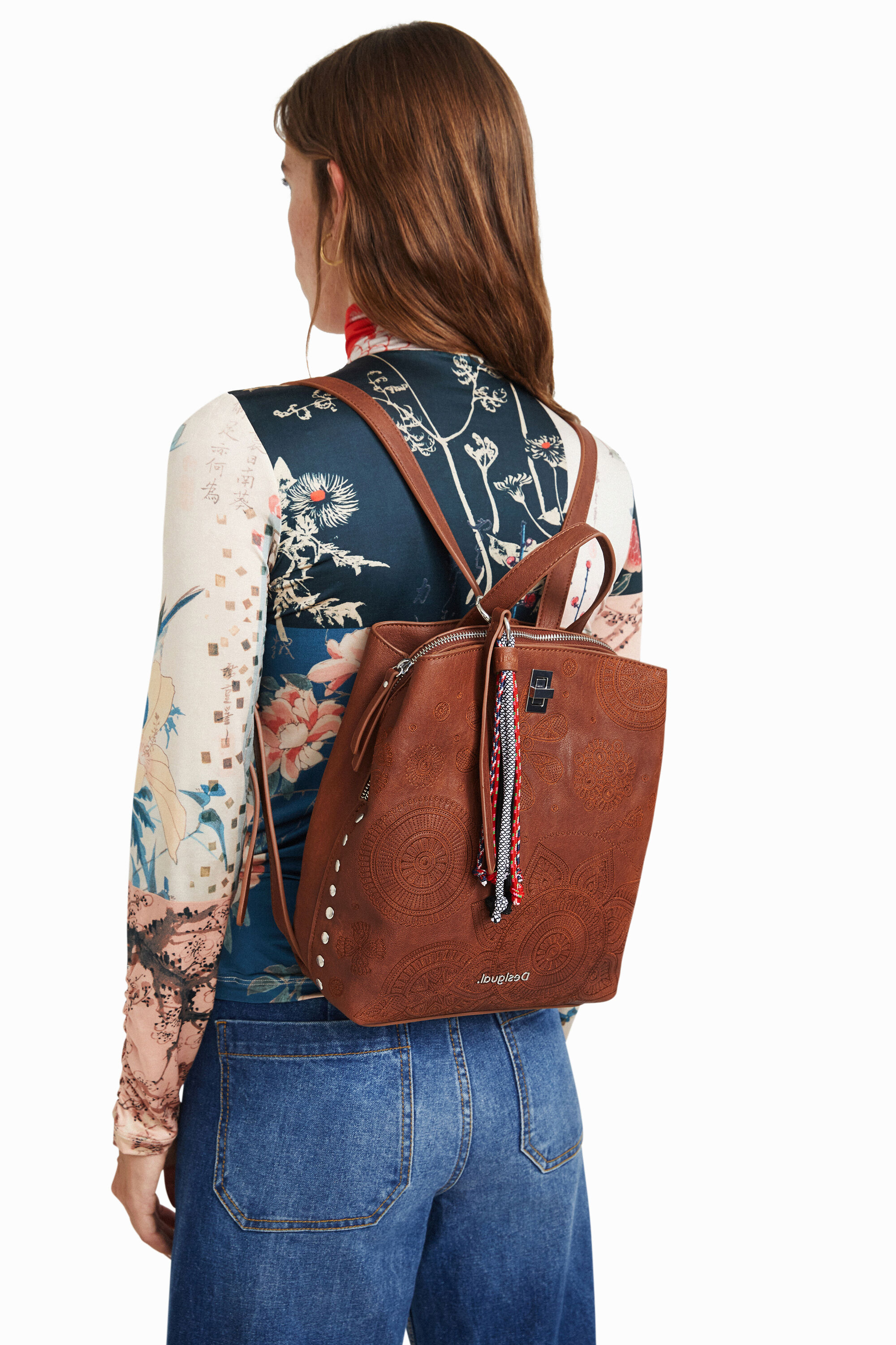 Mochila marron desigual
