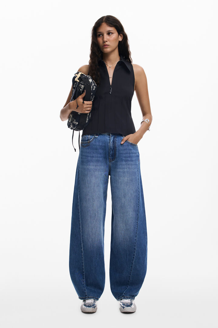 Baggy jeans with seams