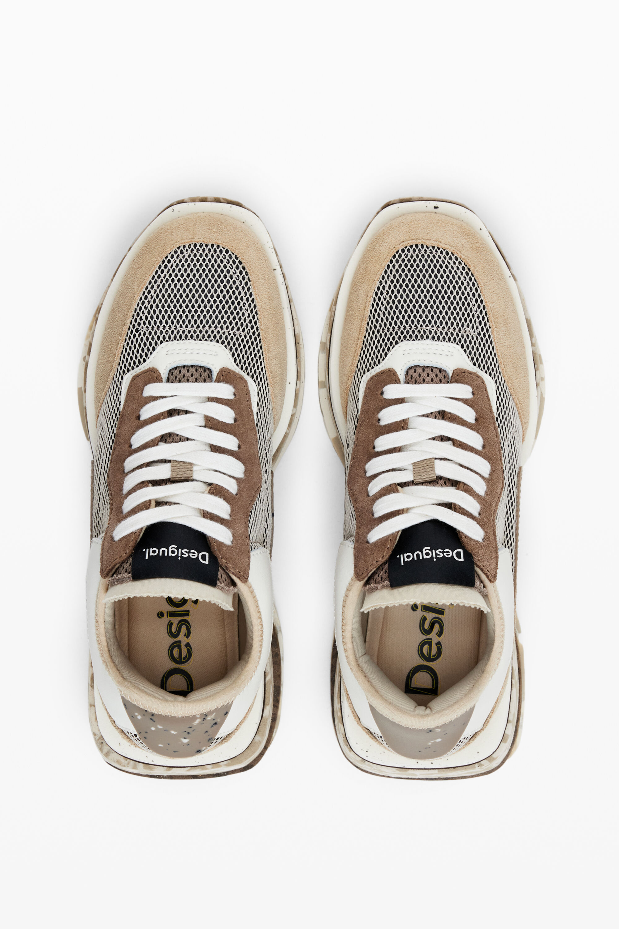 Runner patch sneakers